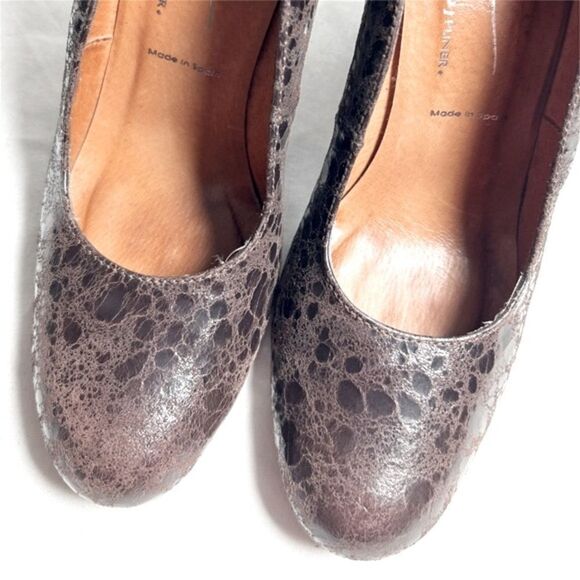 Donald Pliner Maroon Casey Eggshell Heels - Picture 4 of 7